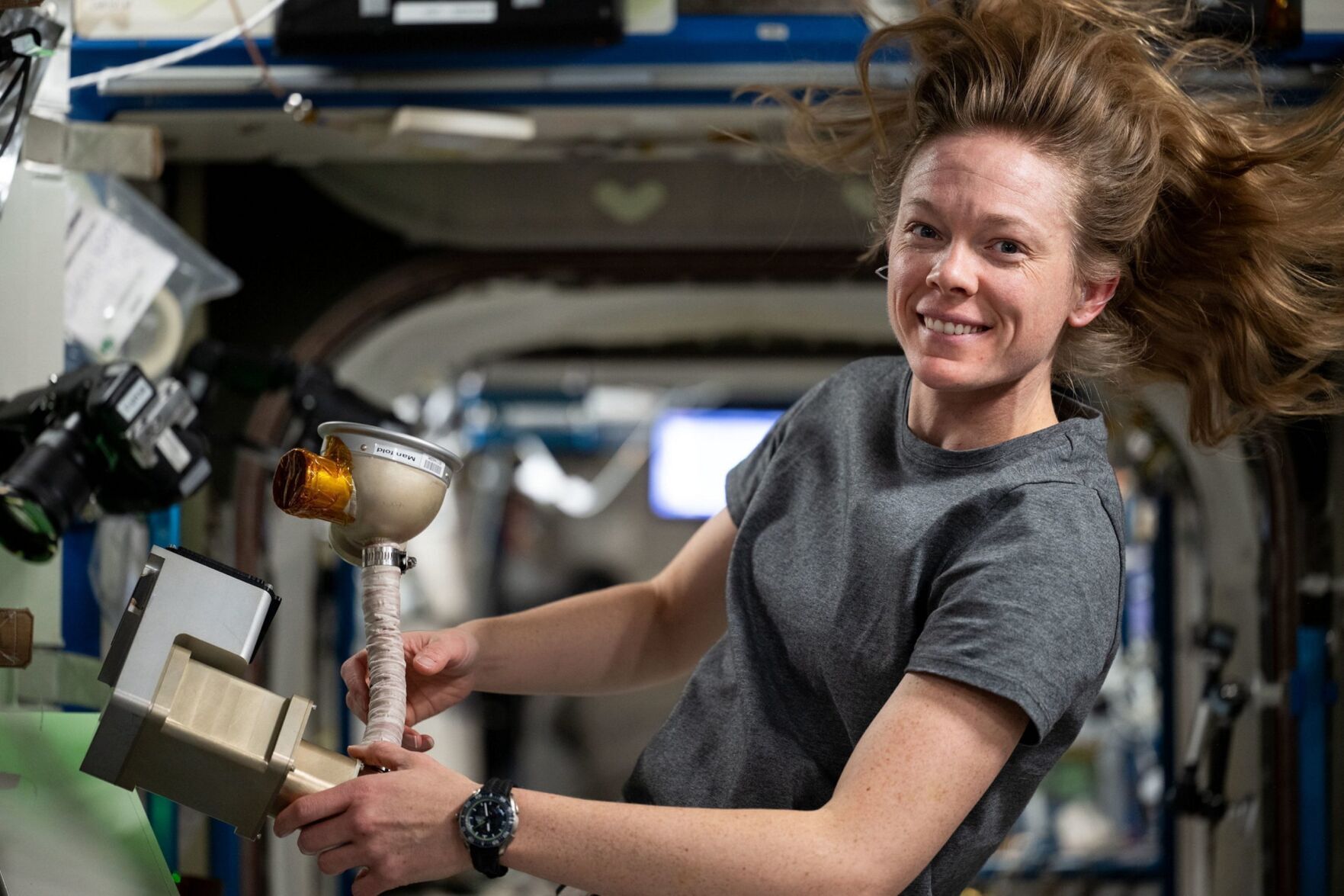 Astronaut captures incredible burst of electricity above Earth